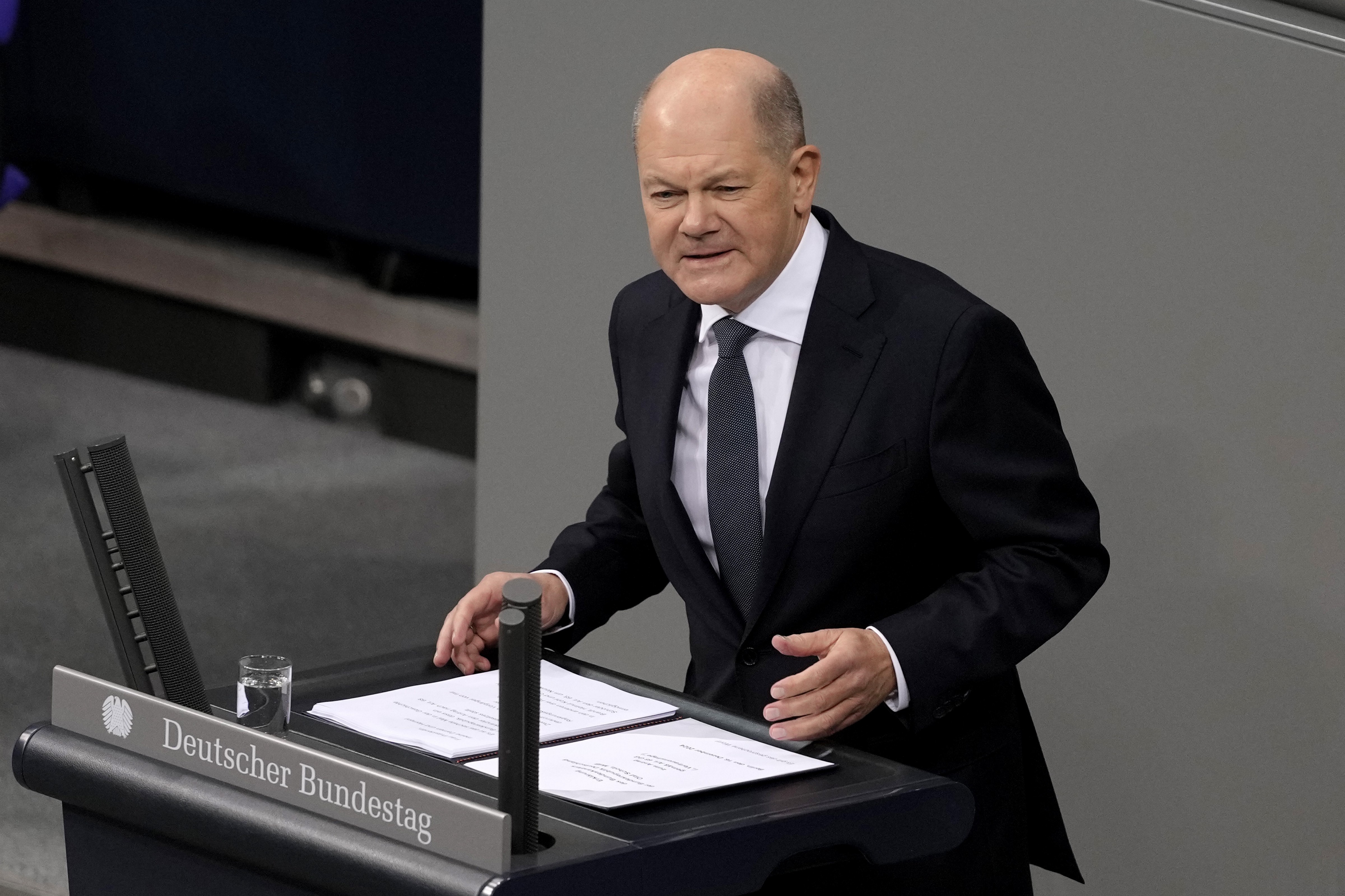 https://salarnews.in/public/uploads/images/newsimages/maannewsimage16122024_220741_Olaf Scholz.jpg